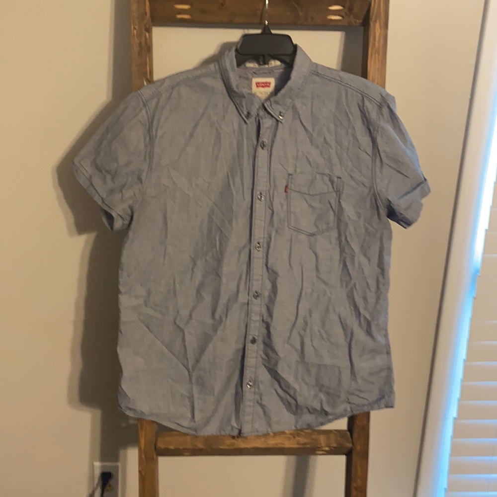 Levis XXL slim fit button down. Very nice no stains. Smoke free home.